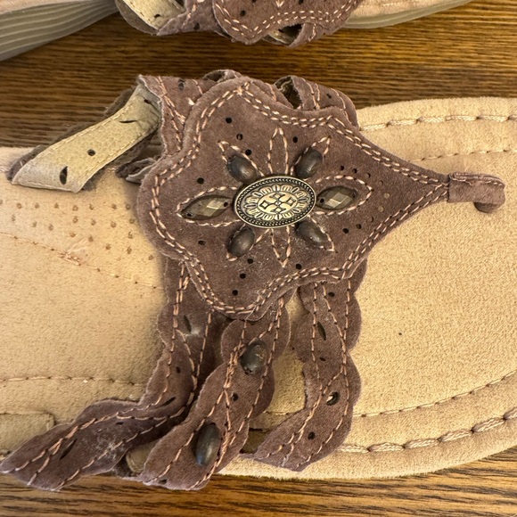 Earth Spirit Women's Tan and Brown Sandals -Size 8.5 - Picture 2 of 8